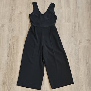 Club Monaco Sleek Black Jumpsuit Wide Leg Crop Size 6